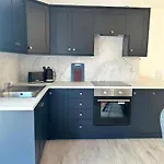 Apartman Peaceful, Relaxing And Warm 2-bedroom, Sleeps 4, Self-catering Galtee Mountain - For Mitchelstown, Cahir, Cashel And Cork, 1hr Drive From 4 Cities *