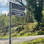 Peaceful, Relaxing And Warm 2-bedroom, Sleeps 4, Self-catering Galtee Mountain - For Mitchelstown, Cahir, Cashel And Cork, 1hr Drive From 4 Cities * Cahir
