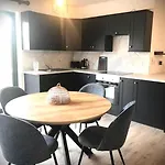 Peaceful, Relaxing And Warm 2-bedroom, Sleeps 4, Self-catering Galtee Mountain - For Mitchelstown, Cahir, Cashel And Cork, 1hr Drive From 4 Cities Apartman *