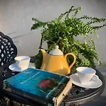 Apartman Peaceful, Relaxing And Warm 2-bedroom, Sleeps 4, Self-catering Galtee Mountain - For Mitchelstown, Cahir, Cashel And Cork, 1hr Drive From 4 Cities