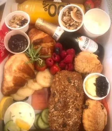 Апартаменты Peaceful, Relaxing And Warm 2-bedroom, Sleeps 4, Self-catering Galtee Mountain - For Mitchelstown, Cahir, Cashel And Cork, 1hr Drive From 4 Cities