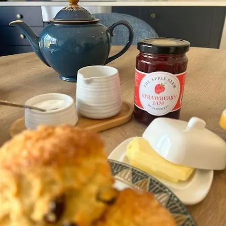 Peaceful, Relaxing And Warm 2-bedroom, Sleeps 4, Self-catering Galtee Mountain - For Mitchelstown, Cahir, Cashel And Cork, 1hr Drive From 4 Cities Lejlighed *