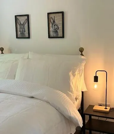 Apartment Peaceful, Relaxing And Warm 2-bedroom, Sleeps 4, Self-catering Galtee Mountain - For Mitchelstown, Cahir, Cashel And Cork, 1hr Drive From 4 Cities *