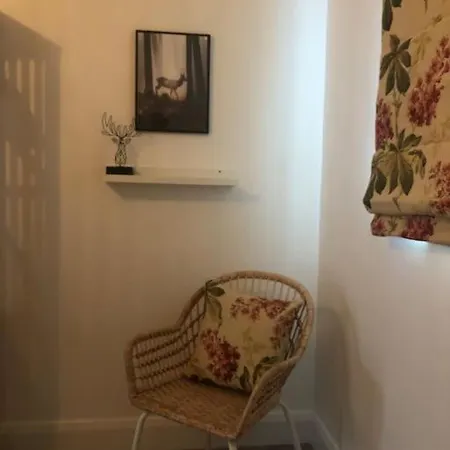 Апартаменты Peaceful, Relaxing And Warm 2-bedroom, Sleeps 4, Self-catering Galtee Mountain - For Mitchelstown, Cahir, Cashel And Cork, 1hr Drive From 4 Cities Кэр