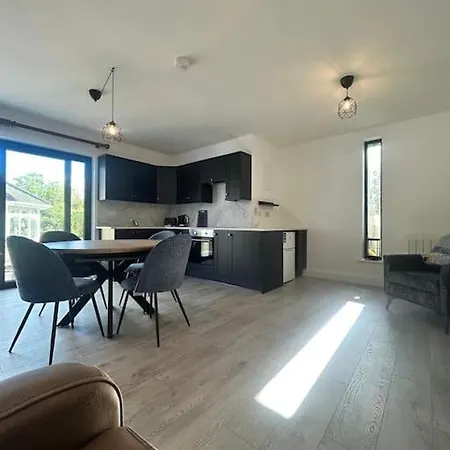 Peaceful, Relaxing And Warm 2-bedroom, Sleeps 4, Self-catering Galtee Mountain - For Mitchelstown, Cahir, Cashel And Cork, 1hr Drive From 4 Cities Cahir