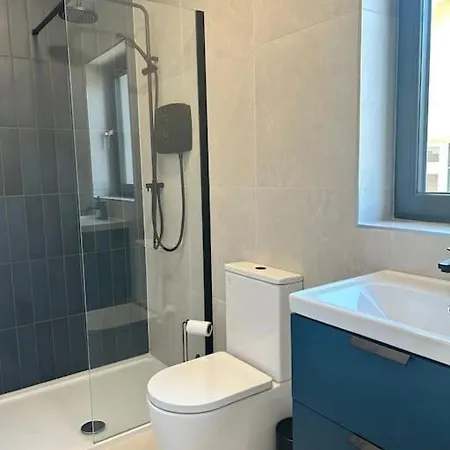 Peaceful, Relaxing And Warm 2-bedroom, Sleeps 4, Self-catering Galtee Mountain - For Mitchelstown, Cahir, Cashel And Cork, 1hr Drive From 4 Cities Lejlighed