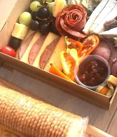 Lejlighed Peaceful, Relaxing And Warm 2-bedroom, Sleeps 4, Self-catering Galtee Mountain - For Mitchelstown, Cahir, Cashel And Cork, 1hr Drive From 4 Cities *