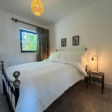 Peaceful, Relaxing And Warm 2-bedroom, Sleeps 4, Self-catering Galtee Mountain - For Mitchelstown, Cahir, Cashel And Cork, 1hr Drive From 4 Cities *