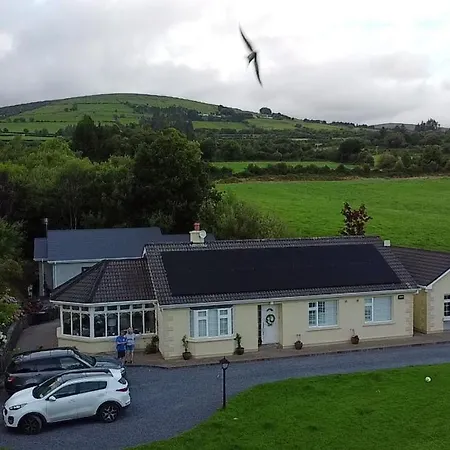Peaceful, Relaxing And Warm 2-bedroom, Sleeps 4, Self-catering Galtee Mountain - For Mitchelstown, Cahir, Cashel And Cork, 1hr Drive From 4 Cities Apartament